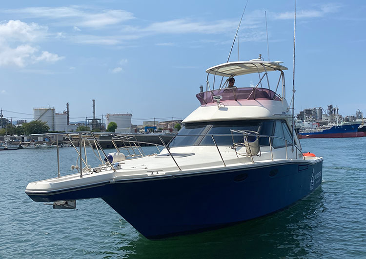 大型サロンクルーザー